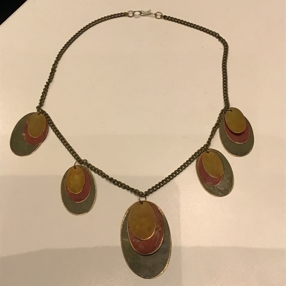 NWOT Beautiful green, red and Bronze Necklace
